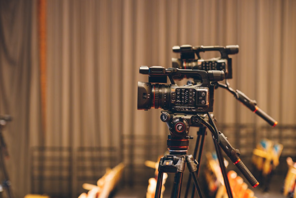 Dual-Camera Synchronous On-Site Video Recording and Filming Service