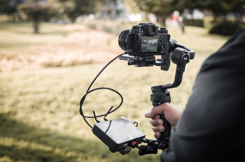 Stabilizer-Based Mobile Tracking Shooting | Outdoor On-Site Dynamic Tracking Recording