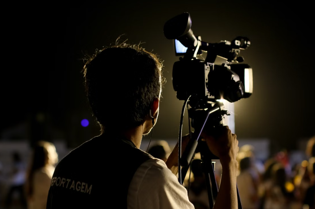 On-site Video Recording and Filming Service for Nighttime Lighting Scenes